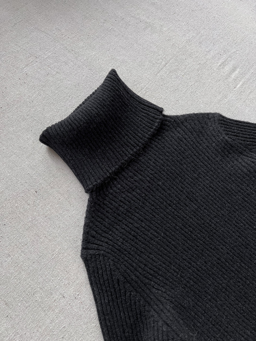 Ann Demeulemeester Elongated Alpaca Turtle Knit Jumper
