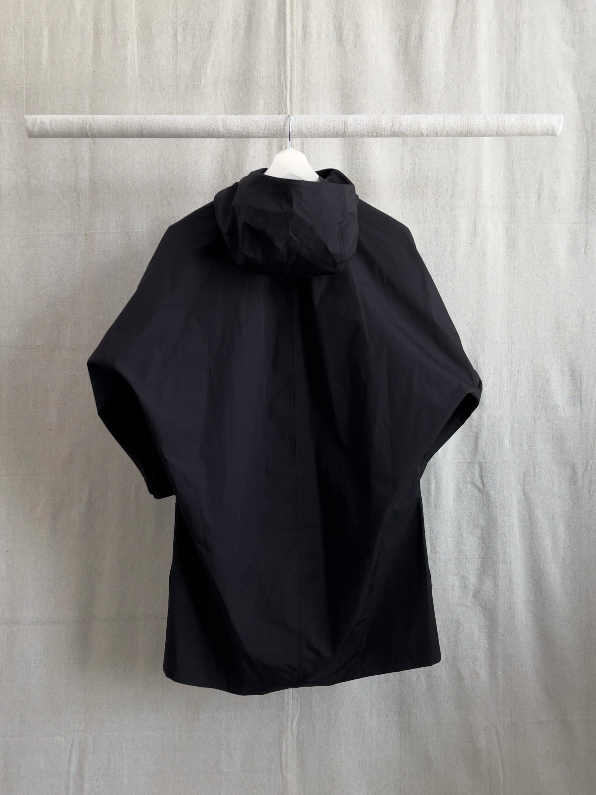 Uniqlo x Theory 2021 Oversized Blocktech Coat