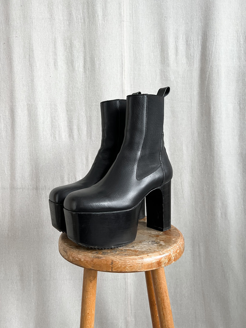 Rick Owens FW20 “PERFORMA” Calf Leather Kiss Heels