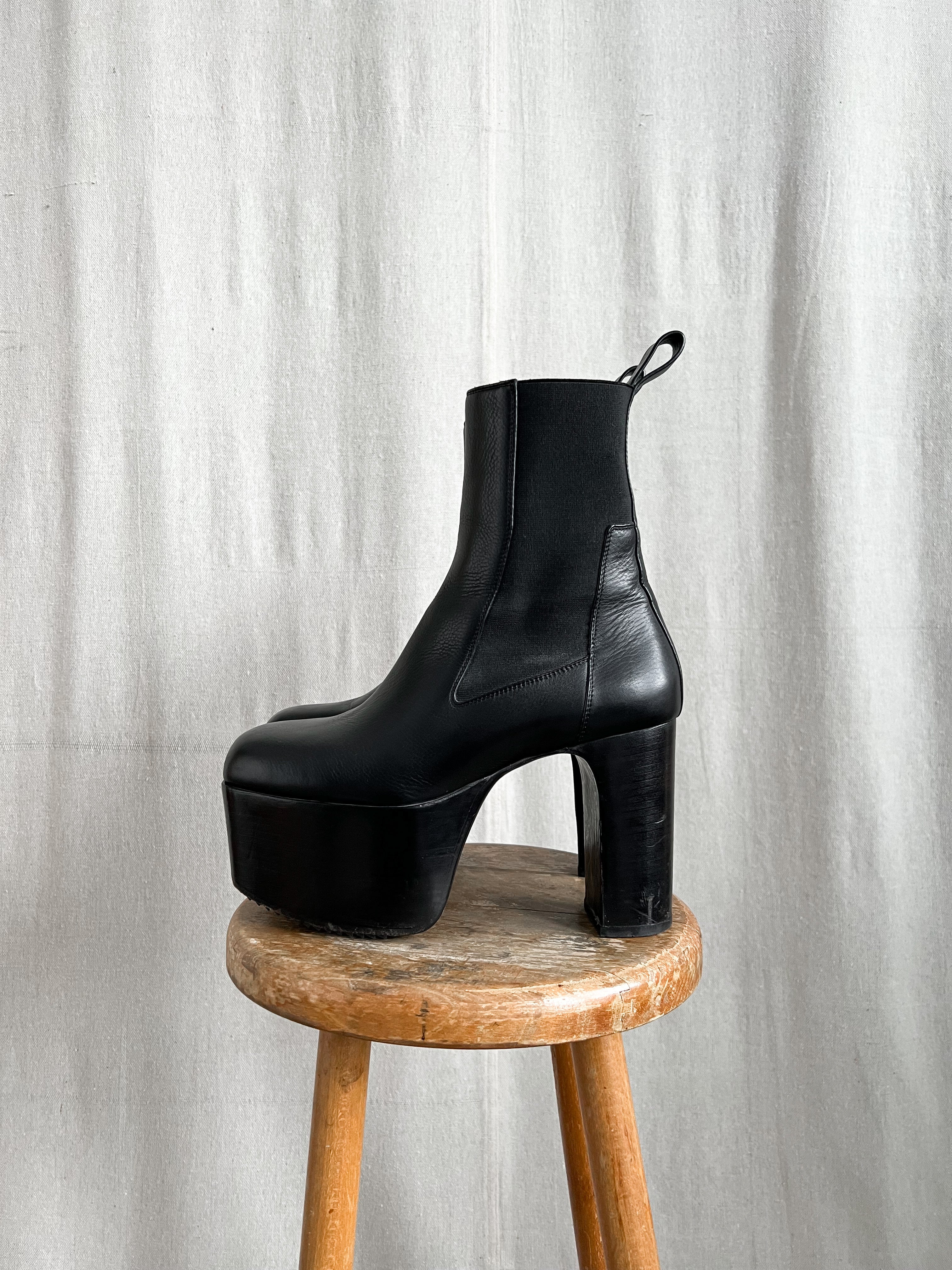 Rick Owens FW20 “PERFORMA” Calf Leather Kiss Heels