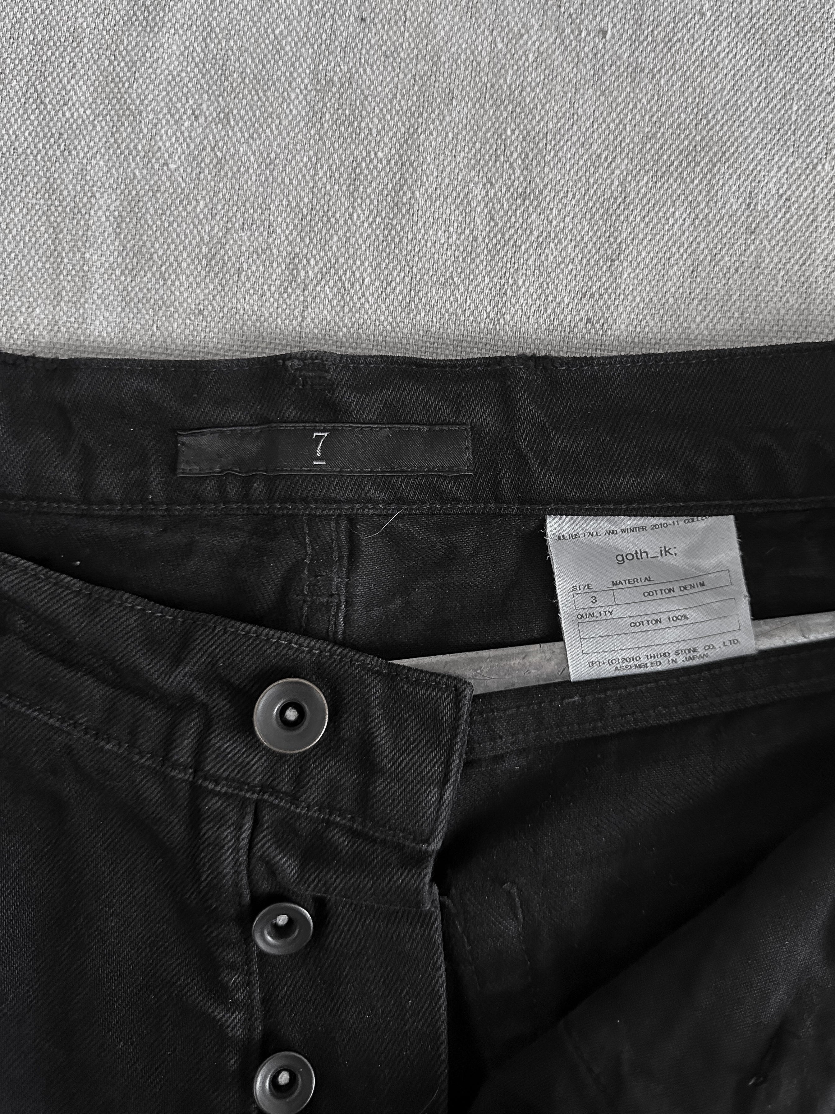 Julius FW10 goth_ik; Black Distressed Denim